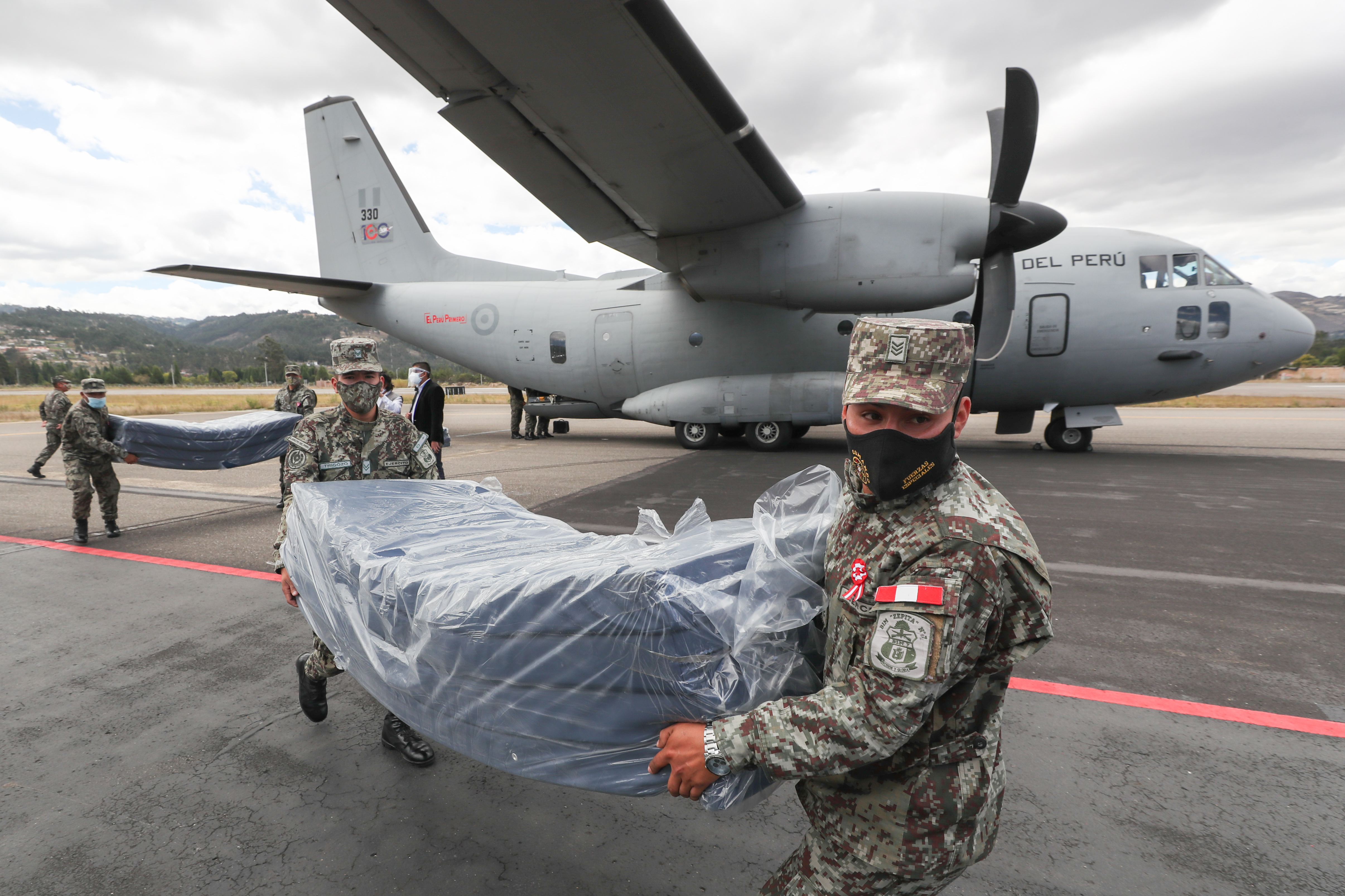 Fuerzas Armadas del Perú trabajando en primera línea contra el Covid-19.